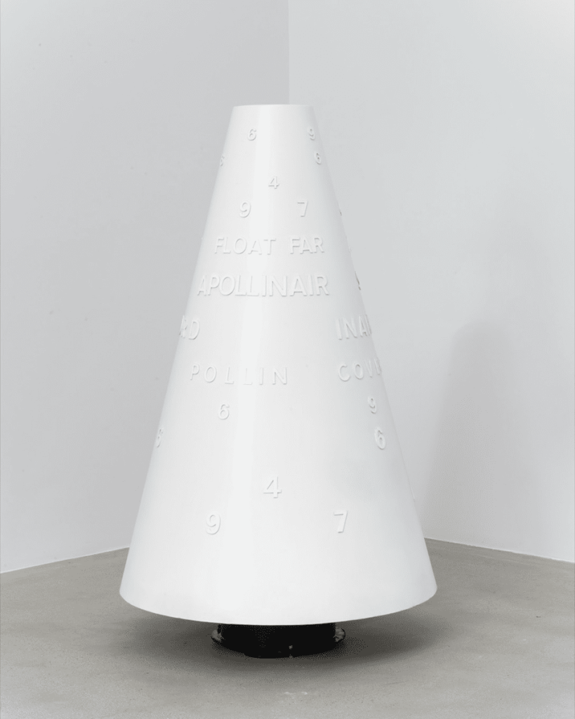 Female Minimal: Abstraction in the Expanded Field 29 October – 18 December 2020 Images Courtesy of Galerie Thaddaeus Ropac London