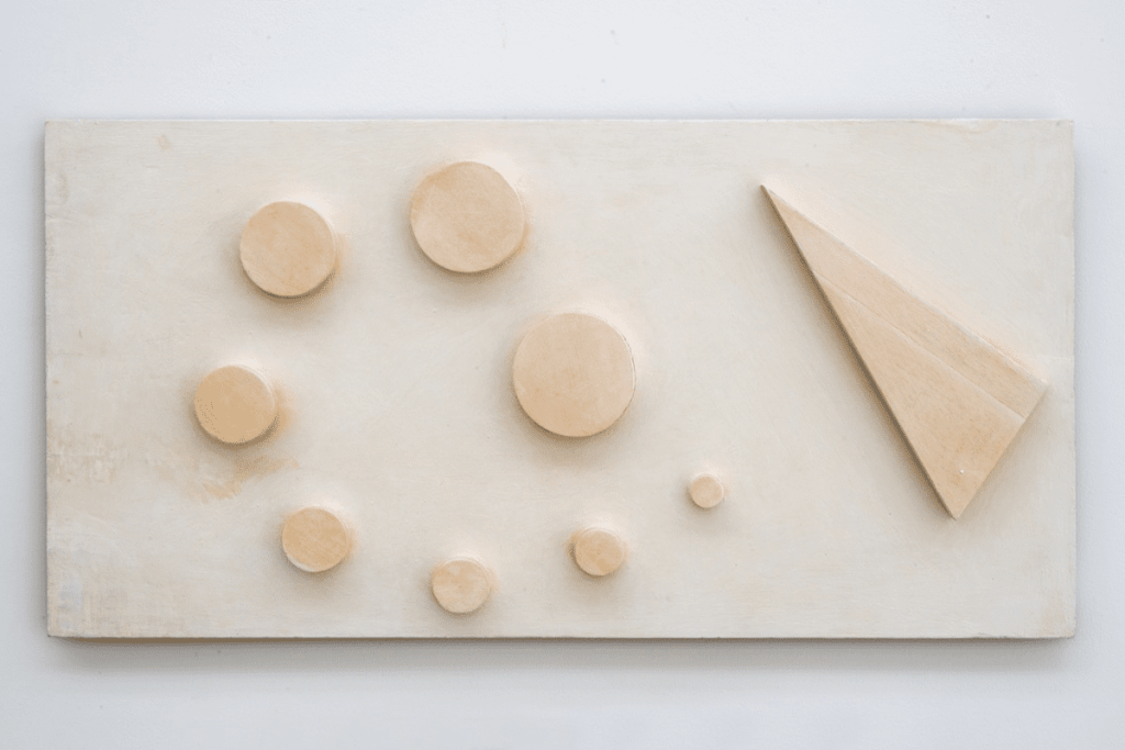 Female Minimal: Abstraction in the Expanded Field 29 October – 18 December 2020 Images Courtesy of Galerie Thaddaeus Ropac London